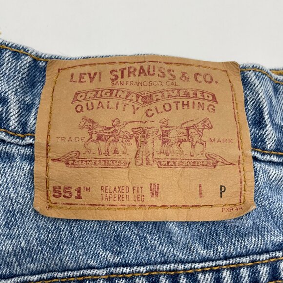 Vintage 90s Levi's Cut-Off Shorts 551 12 Petite Raw Hem Blue 1995 Casual Frayed - Picture 4 of 10